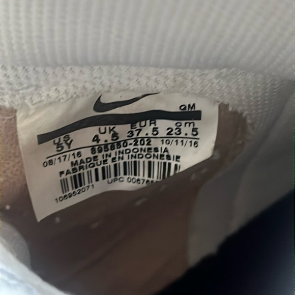 Tan Nike Blazers - Picture 4 of 4